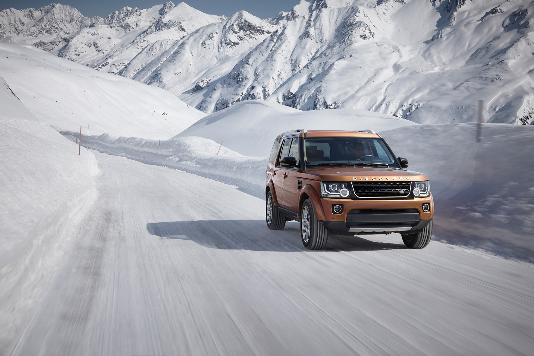 De nieuwe Land Rover Discovery Landmark Special Edition is extra luxe en rijk uitgerust, met lederen bekleding en de SDV6 dieselmotor.