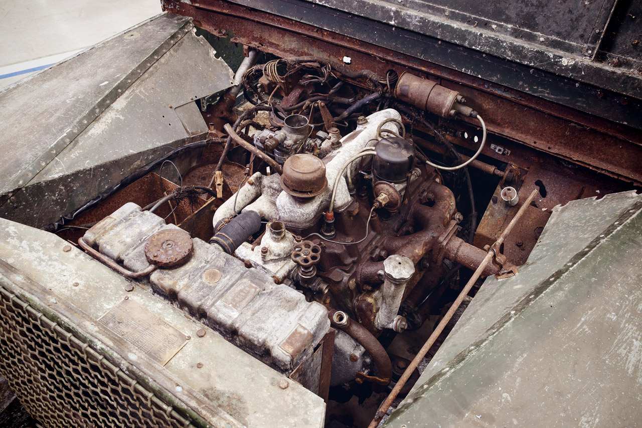 Jaguar Land Rover Classis spoorde een van de drie showauto's van de oer-Land Rover op die op de AutoRai in 1948 hebben gestaan en neemt nu de restauratie ter hand.
