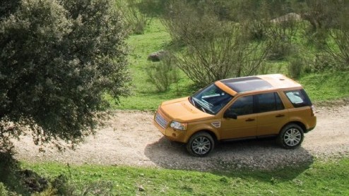 Van de week waren er al uitgelekte foto�s te zien van de nieuwe Land Rover hier op Autovandaag, nu presenteren wij de offici�le plaatjes.