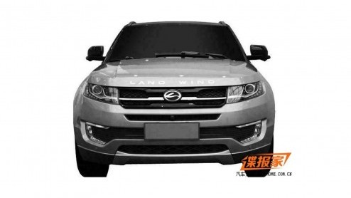 Het Chinese Landwind laat weer eens van zich horen. De fabrikant komt met een compacte SUV, die wel erg veel gelijkenis vertoont met de Range Rover Evoque. Sterker nog, het lijkt een n op n kopie.