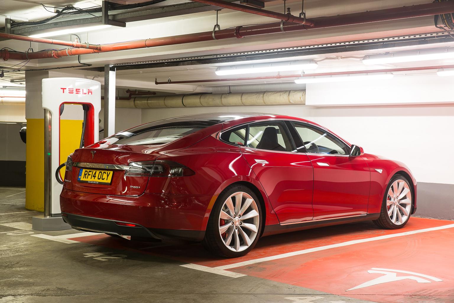Launch Mode maakt Tesla Model S nog sneller. Zo schakel je de Launch Mode in.