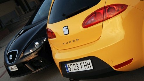 Seat gunt liefhebbers van sportiviteit en veel pk's hun Leon Cupra natuurlijk van harte. De 240 pk sterke Spanjaard wordt liefst 2100 euro in prijs verlaagd. Daardoor kun je nu vanaf 31.995 euro blits
