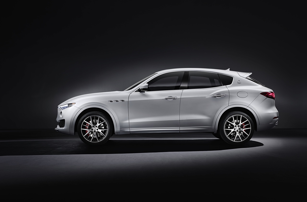 De nieuwe Maserati Levante nader bekeken, live op de Autosalon van Geneve 2016.