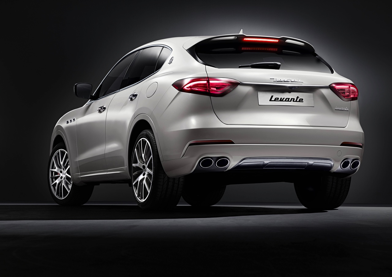De nieuwe Maserati Levante nader bekeken, live op de Autosalon van Geneve 2016.