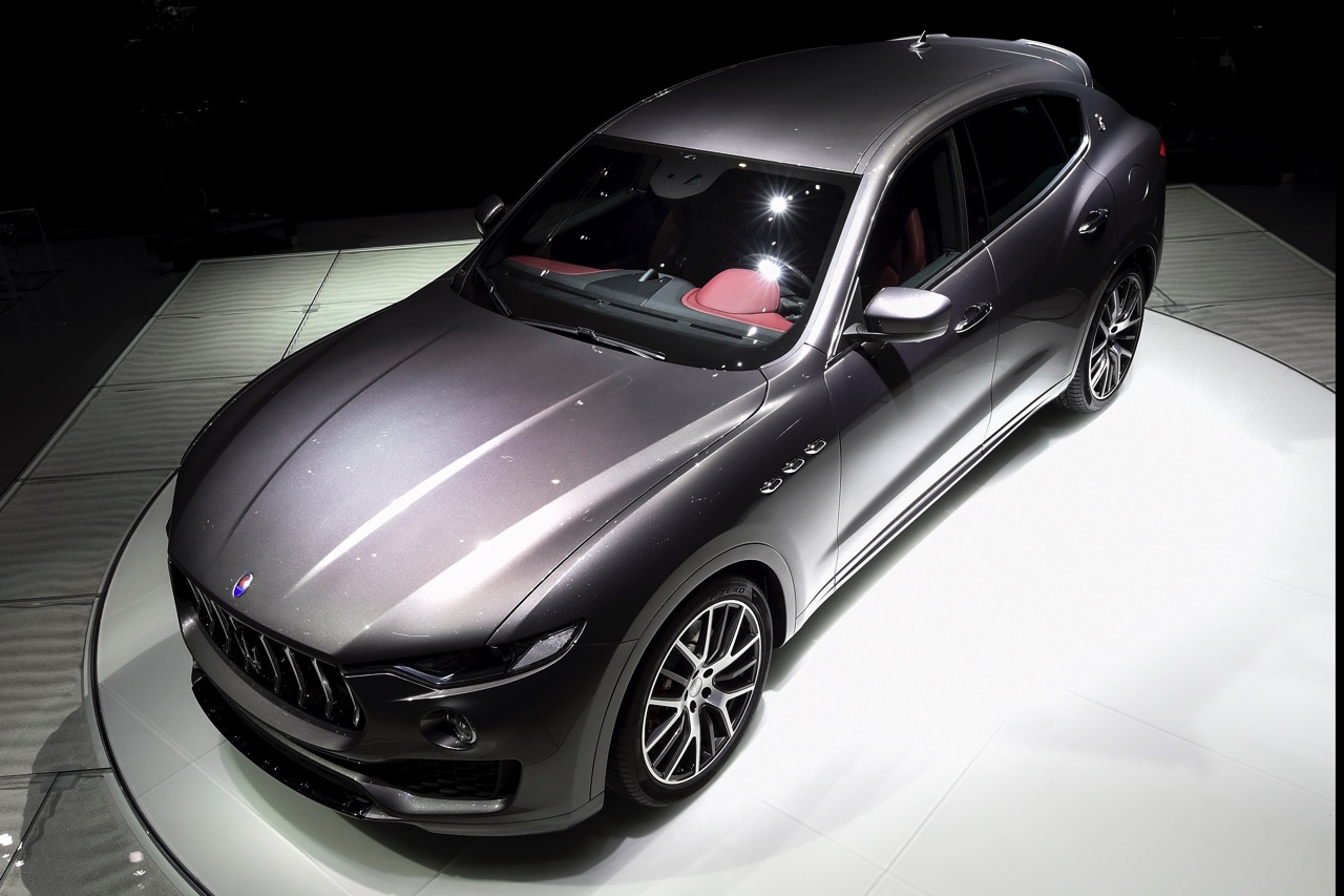 De nieuwe Maserati Levante nader bekeken, live op de Autosalon van Geneve 2016.