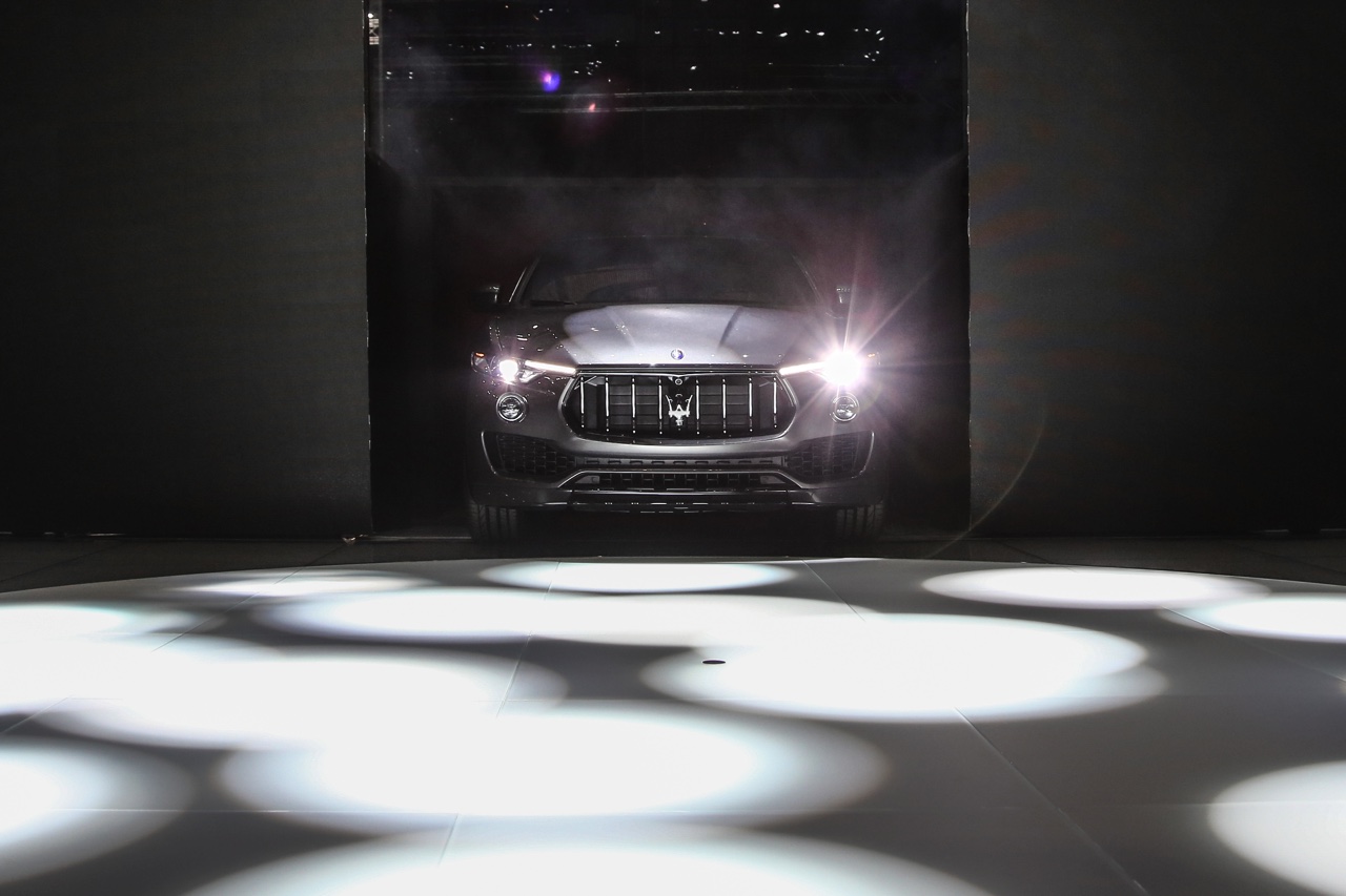 De nieuwe Maserati Levante nader bekeken, live op de Autosalon van Geneve 2016.