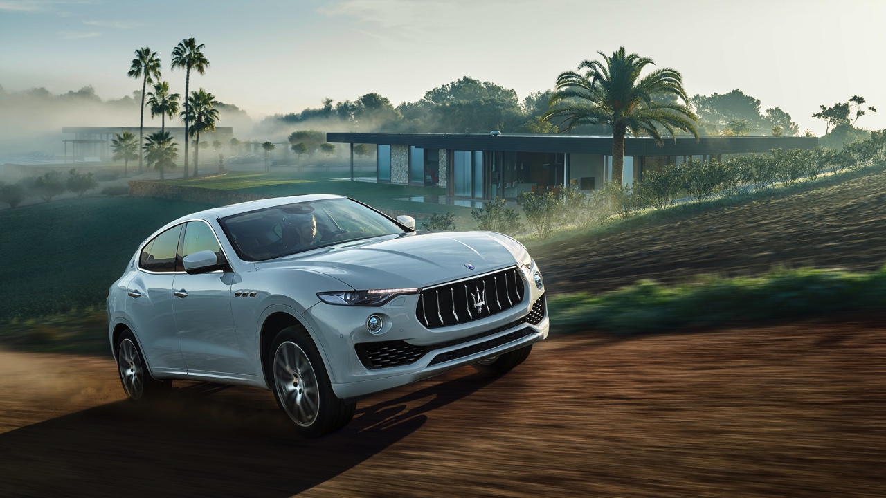 De nieuwe Maserati Levante nader bekeken, live op de Autosalon van Geneve 2016.