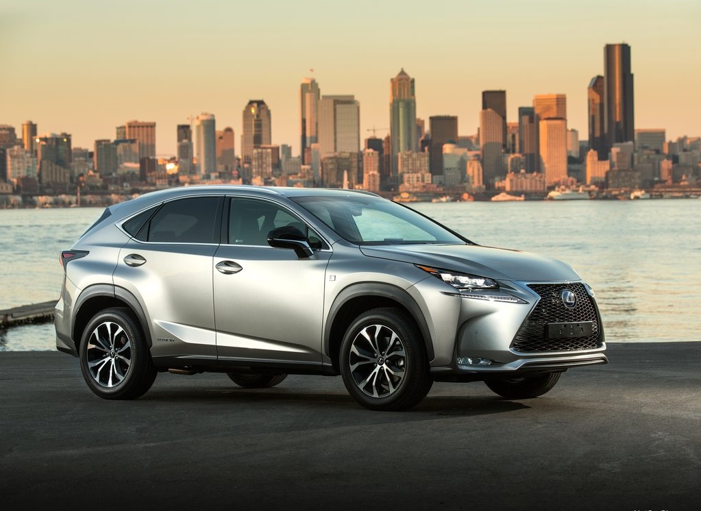 Lexus positioneert zich in Nederland als luxe premium hybridemerk en dus komen de modellen met 2.0 liter turbomotor niet naar onze showroom.
