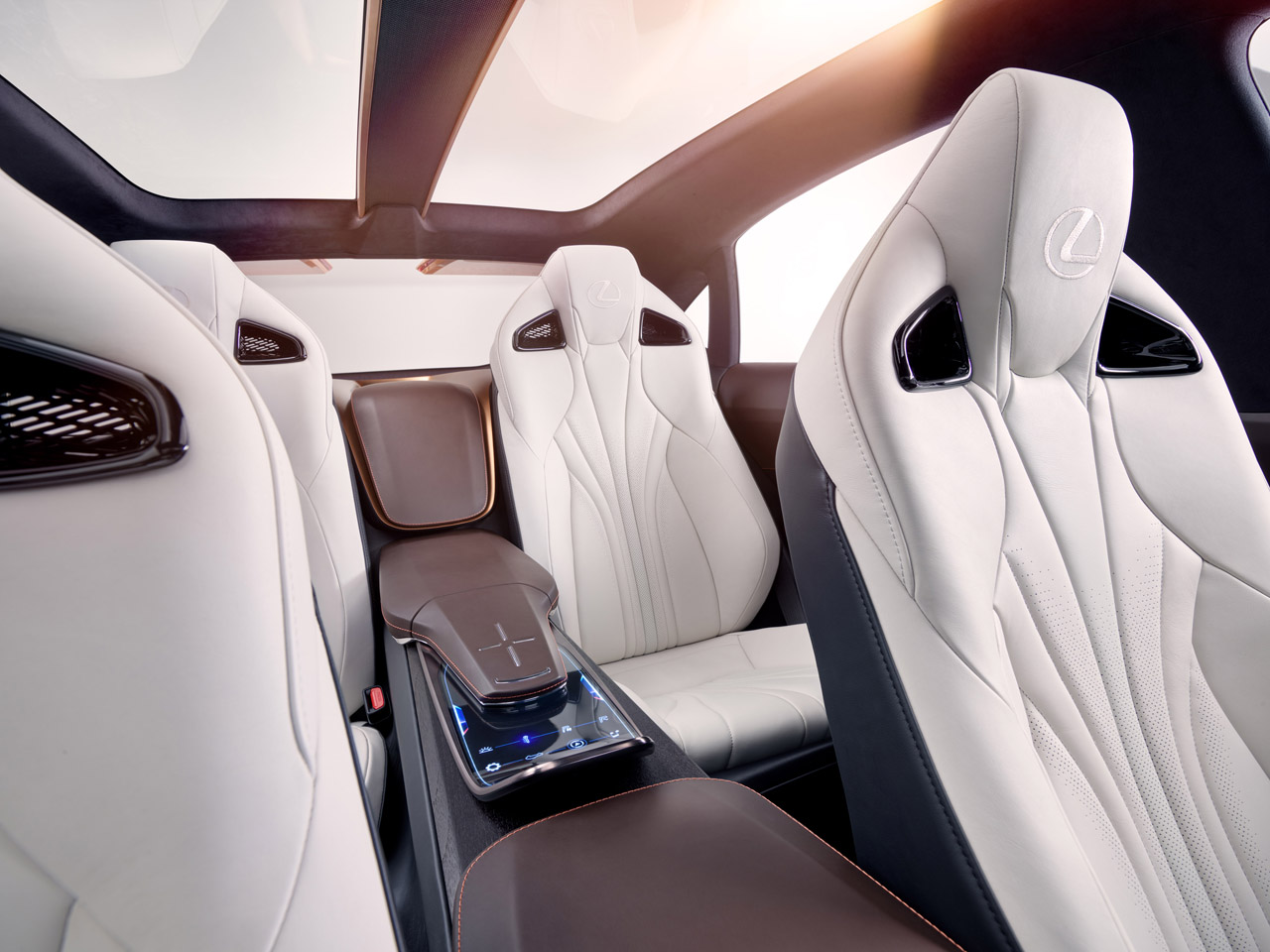 Lexus laat zijn kijk op de grote SUV zien met de LF-1 Limitless die in Detroit is onthuld.