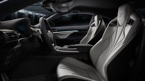 Lexus RC F 5.0 V8 alvast losgeslagen voor Detroit Auto Show 2014.