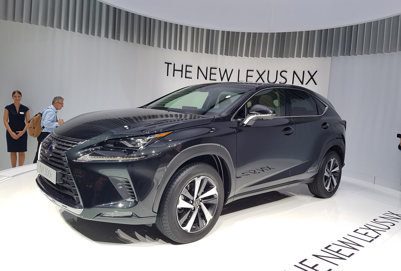 Lexus gaf op de IAA een virtuele persconferentie rondom de vernieuwde NX en CT.