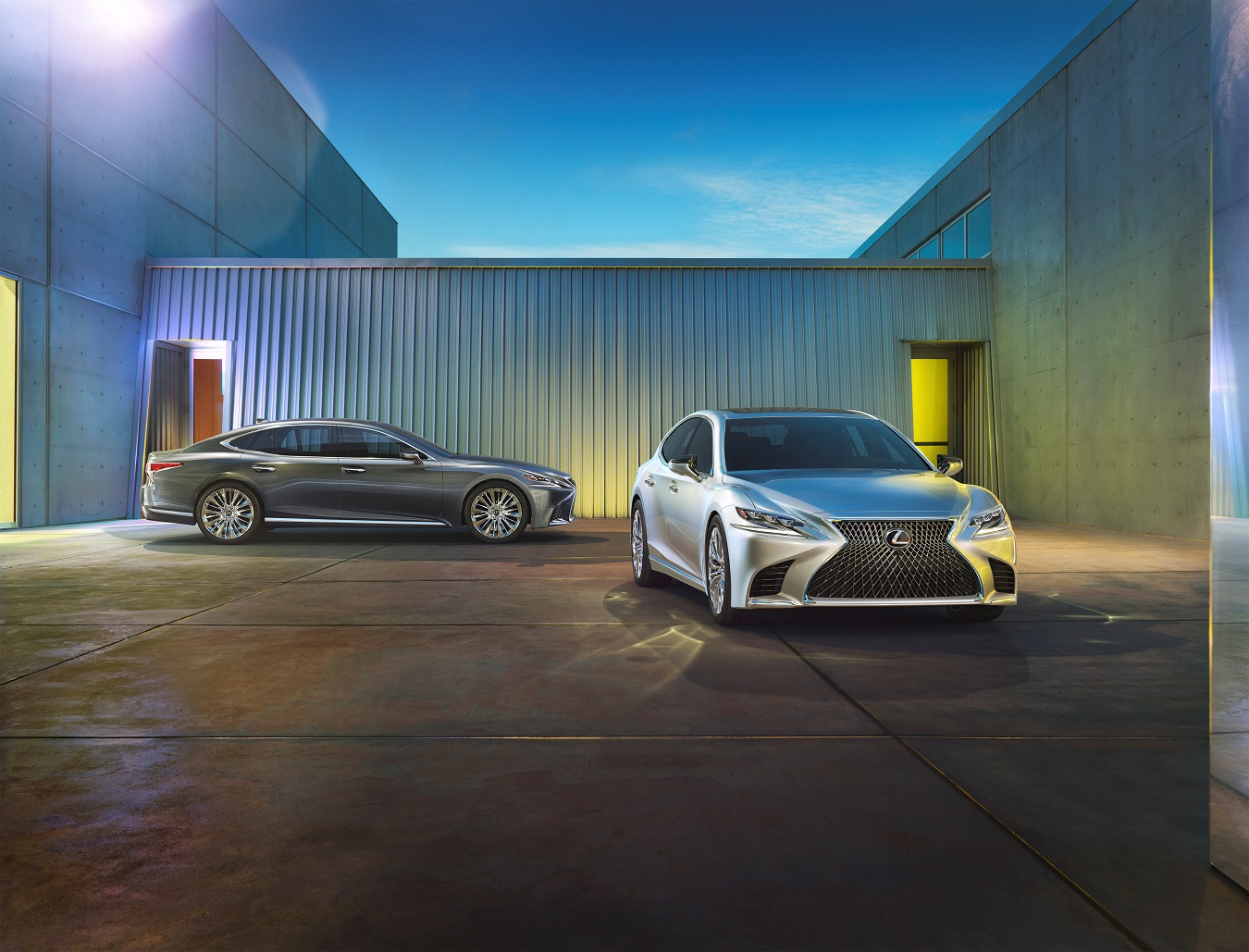 Lexus heeft op de North American International Auto Show het nieuwe vlaggenschip gepresenteerd: de nieuwe generatie LS. De auto slaat een dynamischere weg in, maar comfort blijft belangrijk.