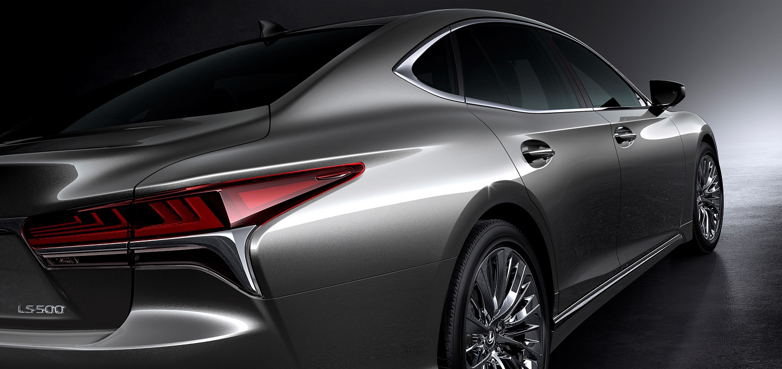 Lexus heeft op de North American International Auto Show het nieuwe vlaggenschip gepresenteerd: de nieuwe generatie LS. De auto slaat een dynamischere weg in, maar comfort blijft belangrijk.