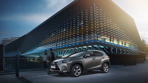 Vanaf oktober staat de Lexus NX 300h bij de dealer. De orderboeken zijn echter begin juni al geopend. Een meevaller voor diegenen die al een bestelling hebben geplaatst: ze krijgen geld terug.