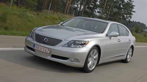 Als Lexusrijder heb je over het algemeen niet veel te klagen. Veel luxe, comfort en exclusiviteit, en een imago waar je je zeker niet voor hoeft te schamen. Het Britse J.D Power and Associates ondersc