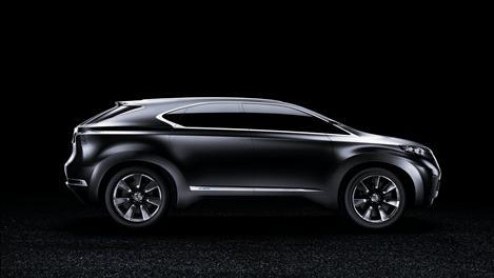 Lexus is op dreef met de IS. Na de zeer sportieve IS F is het nu de beurt aan de Cabriolet-versie IS 250 C. Tegelijkertijd frist Lexus het model lichtjes op. Ook de LF-Xh hybride concept car is van de