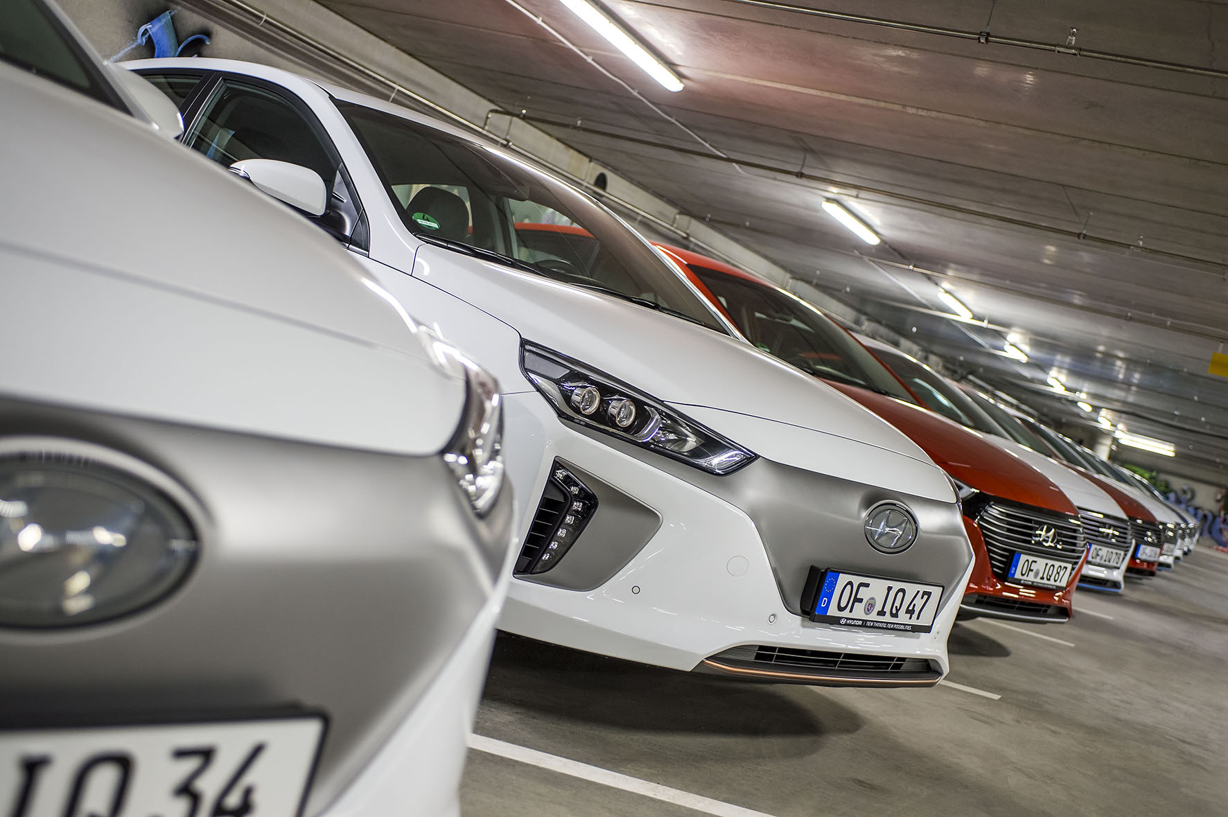 De autoverkopen vallen in 2016 lager uit dan gepland maar voor 2017 wordt een stijgende verkoop verwacht, ondanks de parallelle import van jonge auto's.