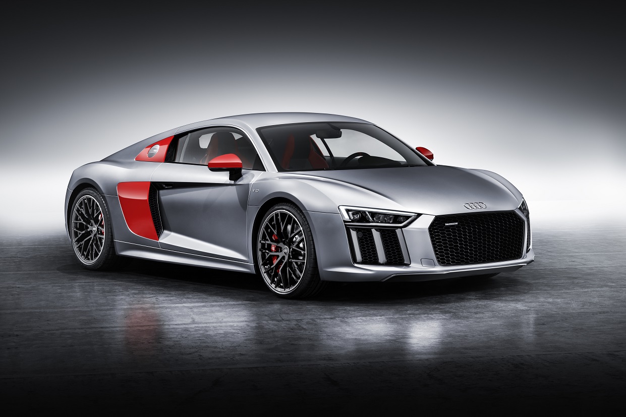 Audi presenteert een gelimiteerde editie voor de R8: de Audi Sport Edition. De auto wordt geleverd in de kleuren van Audi Sport en de oplage bedraagt 200 stuks.