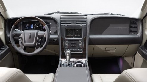 De Lincoln Navigator heeft altijd al in de schaduw gestaan van de Cadillac Escalade. Aangezien Cadillac met een gloednieuwe Escalade komt, kan Lincoln natuurlijk niet achterblijven.