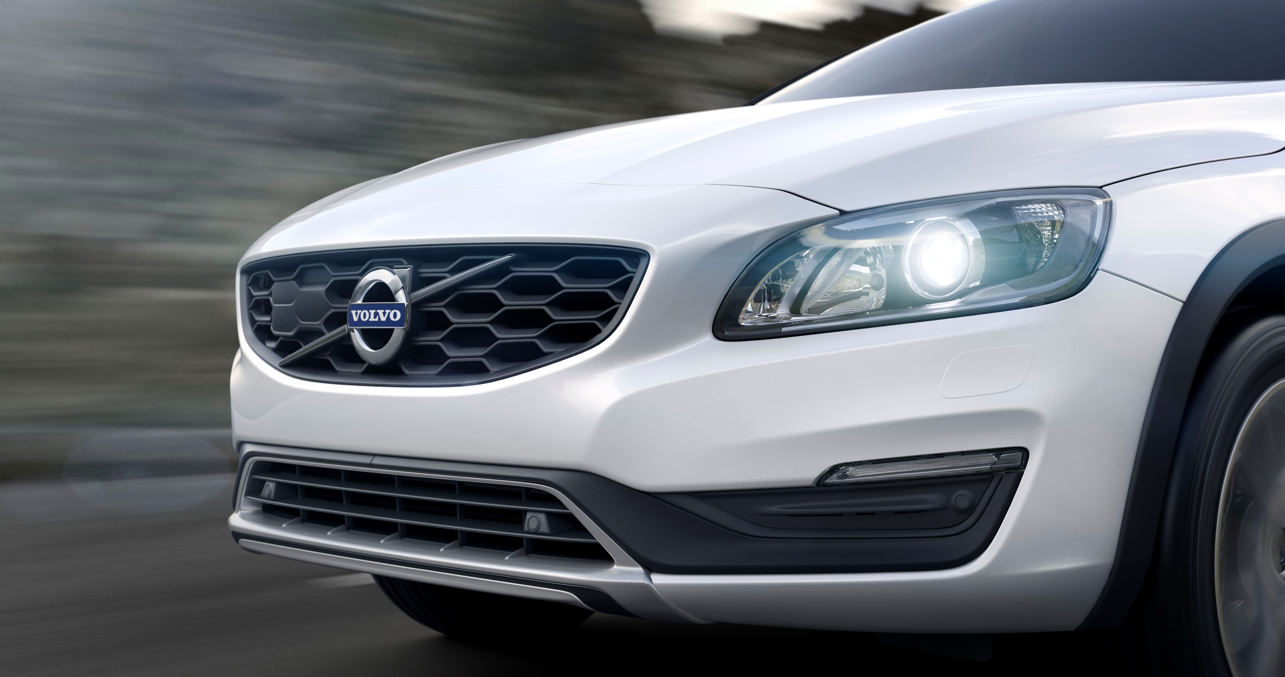 Prijzen en uitvoeringen Volvo S60 en V60 Cross Country op een rij. De S60 is er met de D4 dieselmotor en de V60 start met de D3, D4 en T5. Diesels scoren 20% bijtelling.