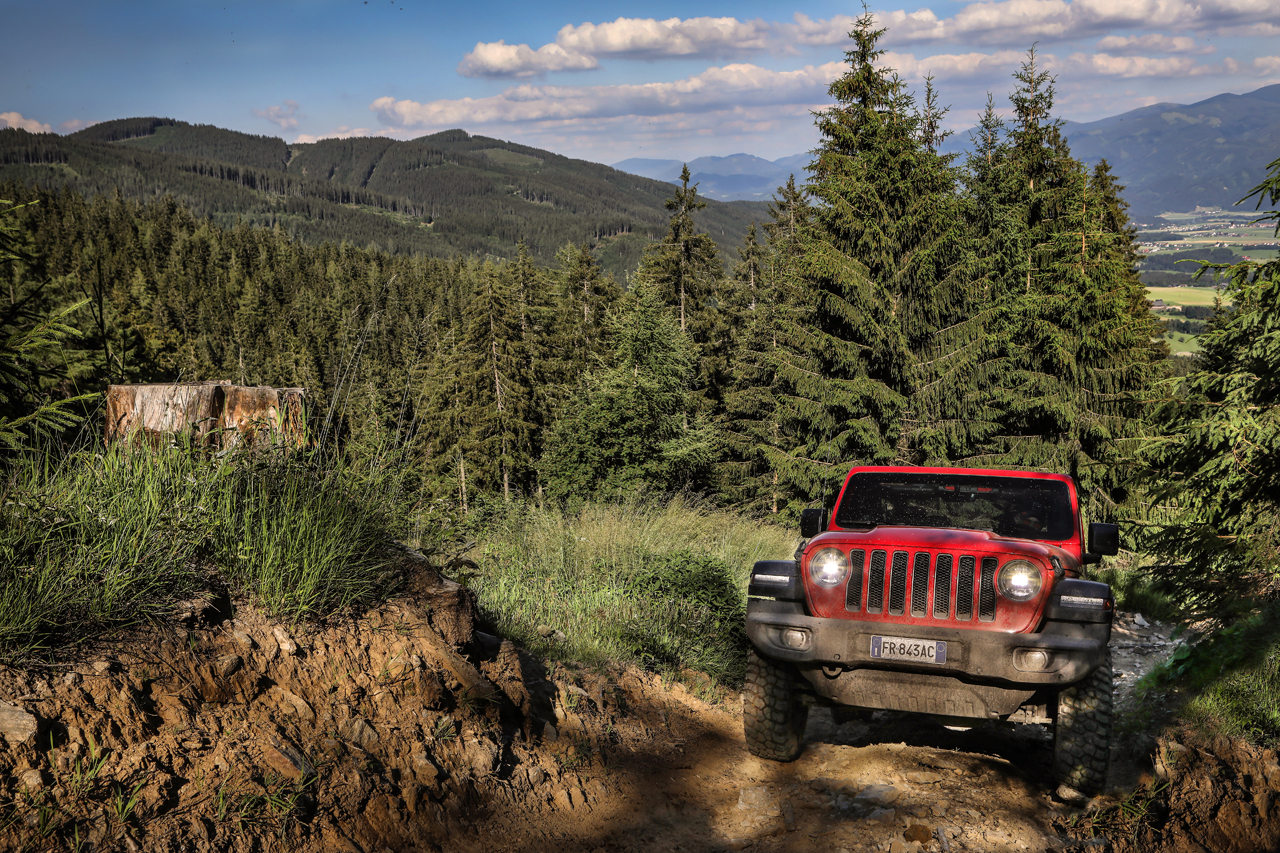 Jeep lanceert in september de nieuwe Wrangler op de Europese markt alleen met viercilinder motoren.