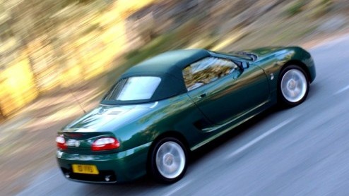 We hebben het een tijdje zonder deze leuke cabrio moeten doen, maar niet getreurd, hij is weer terug. We stellen je opnieuw voor aan de MG TF.
