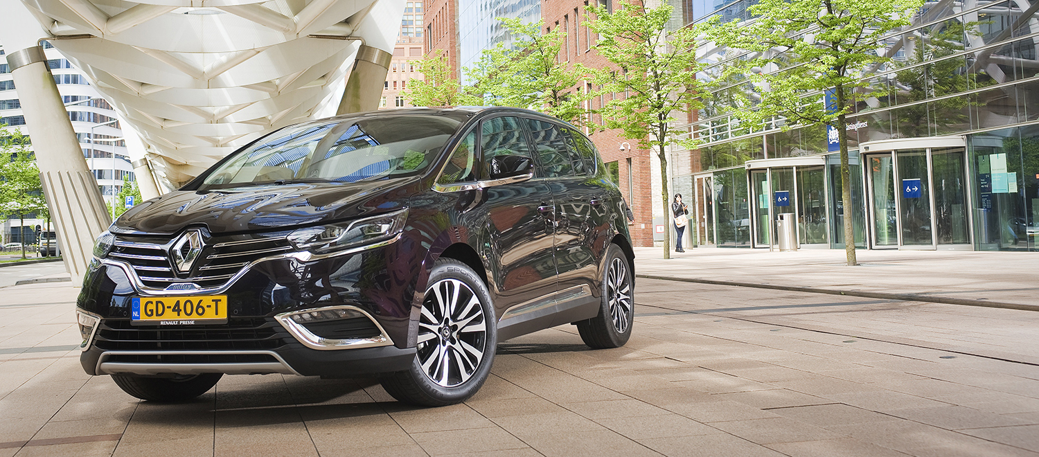 Uit cijfers van BOVAG-RAI vereniging blijkt de SUV echt door te breken. Inmiddels worden er meer SUV's dan MPV's verkocht. De hatchback blijkt bij autokopers het populairst, gevolgd door de station.