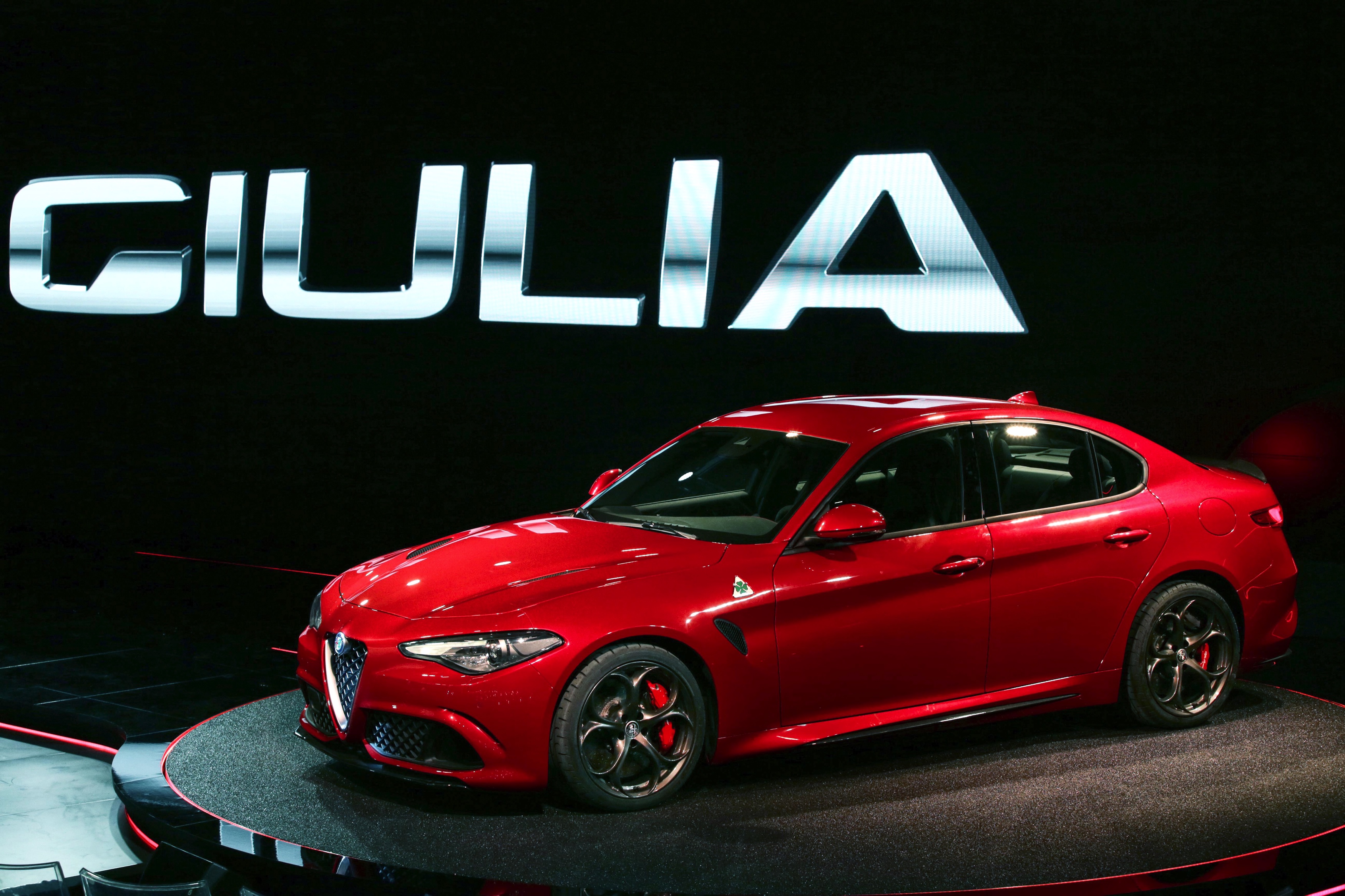 De naam is bekend, het uiterlijk is volledig nieuw. In het Alfa Romeo Museum in Arese heeft Alfa Romeo het doek getrokken van de Giulia.