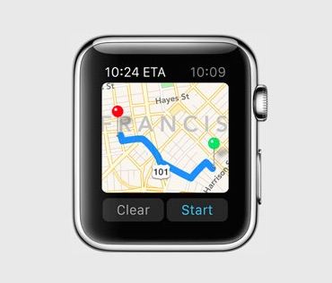 Het gebruiken van een smartwatch onderweg in de auto is niet toegestaan, blijkt uit navraag bij het Ministerie.