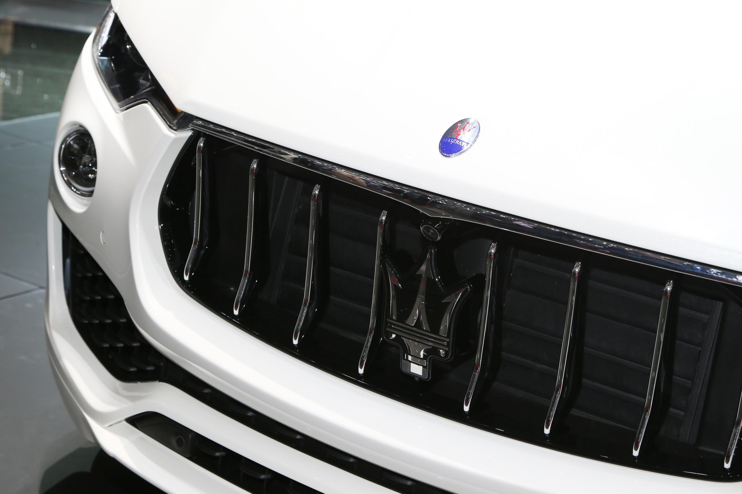De nieuwe Maserati Levante nader bekeken, live op de Autosalon van Geneve 2016.