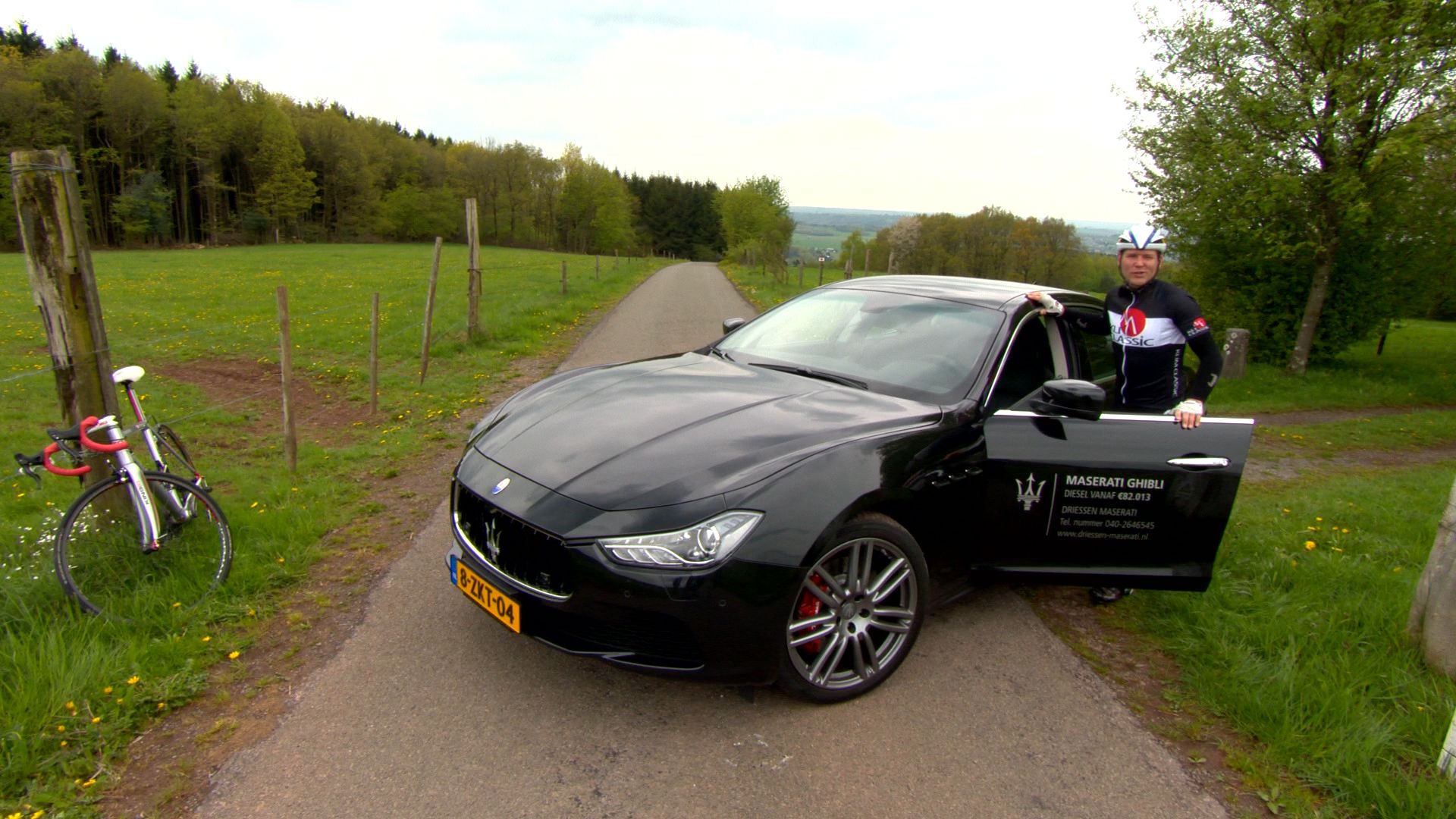 Maserati Cycling sponsort de sportieve fietser in het Verenigd Koninkrijk en Nederland.