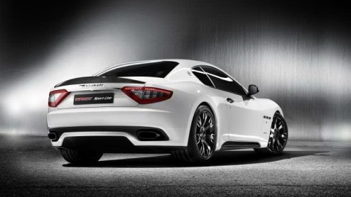 Om de sportieve aspiraties van de Maserati GranTurismo nog meer te benadrukken, kan de MC Sport Line uitkomst bieden. Met deze lijn accessoires schijnt dit Italiaanse raspaard nog venijniger in je bin