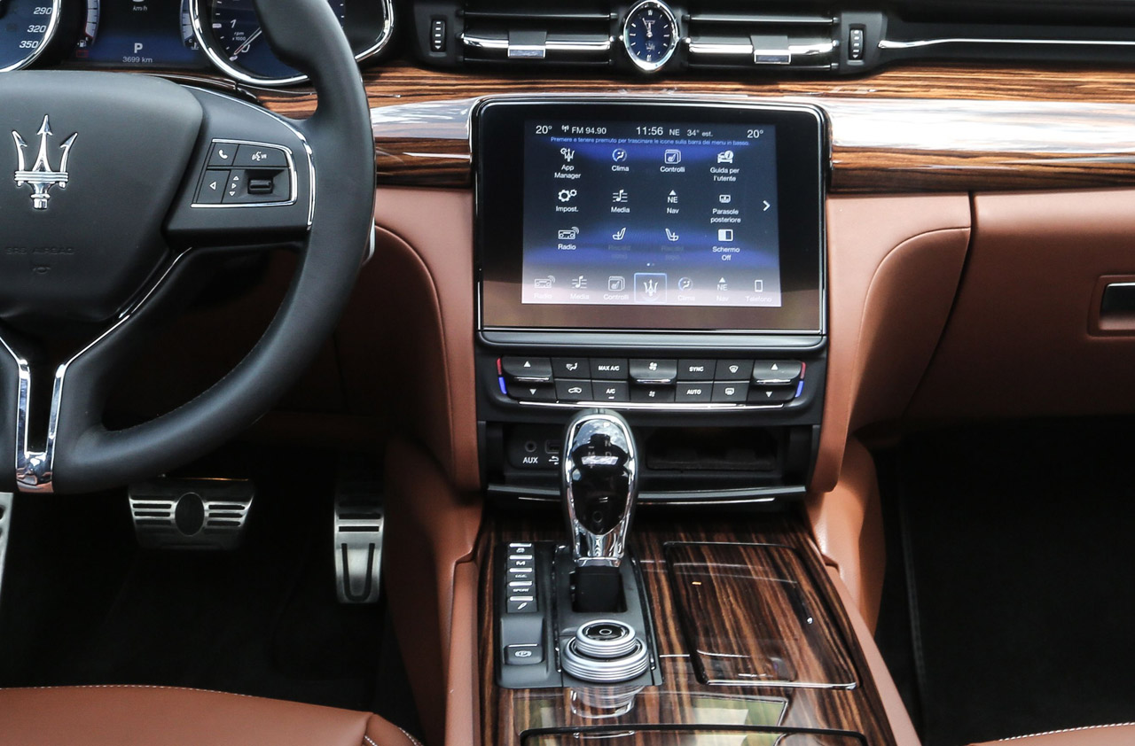 Maserati heeft de Ghibli en de Quattroporte voor 2017 verder verfijnd met een nieuw infotainmentsysteem en meer rijsassistentiesystemen.