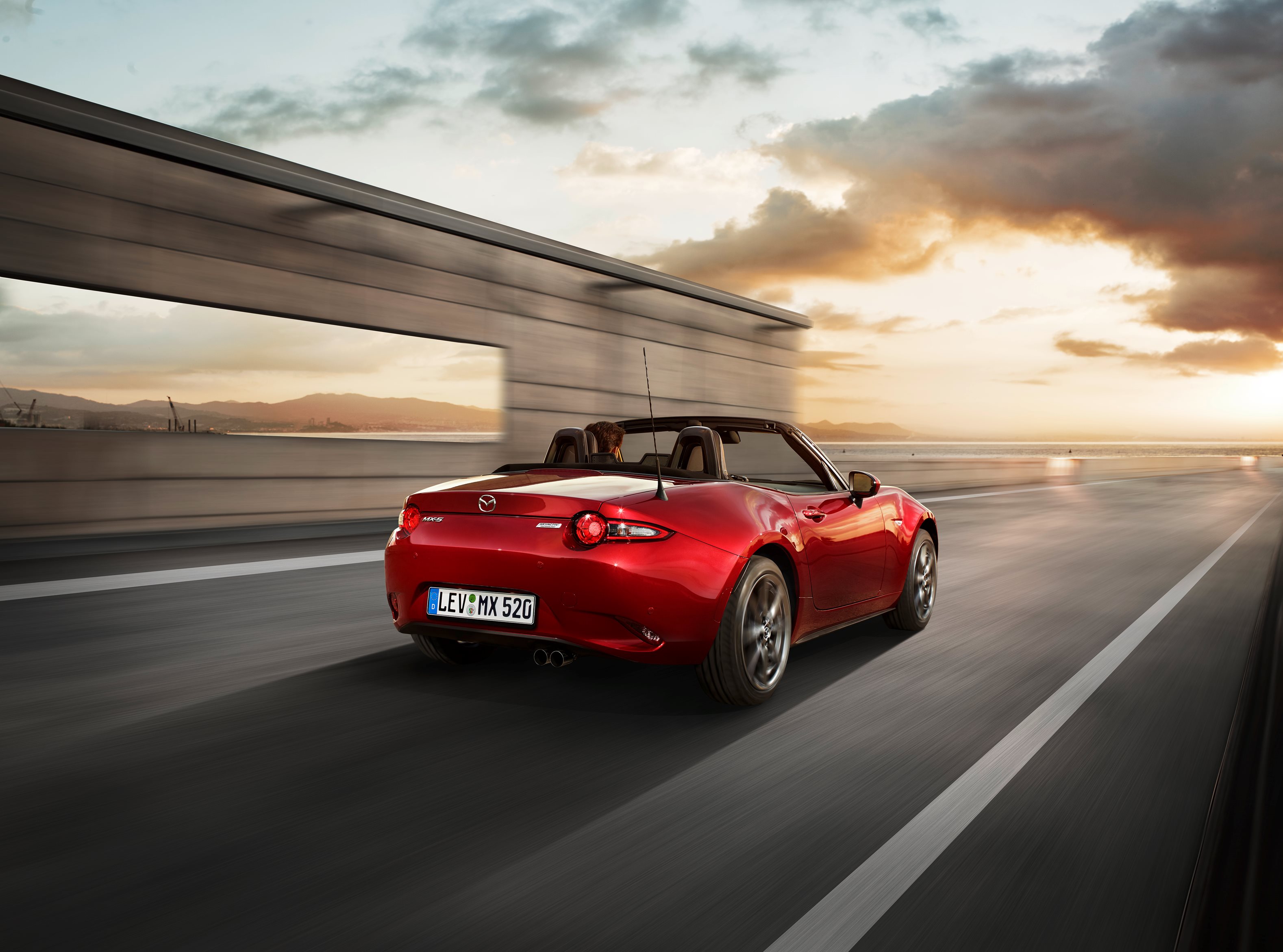 Mazda wint met MX-5 de Auto van het Jaar verkiezing in Japan en dat is niet voor het eerst.