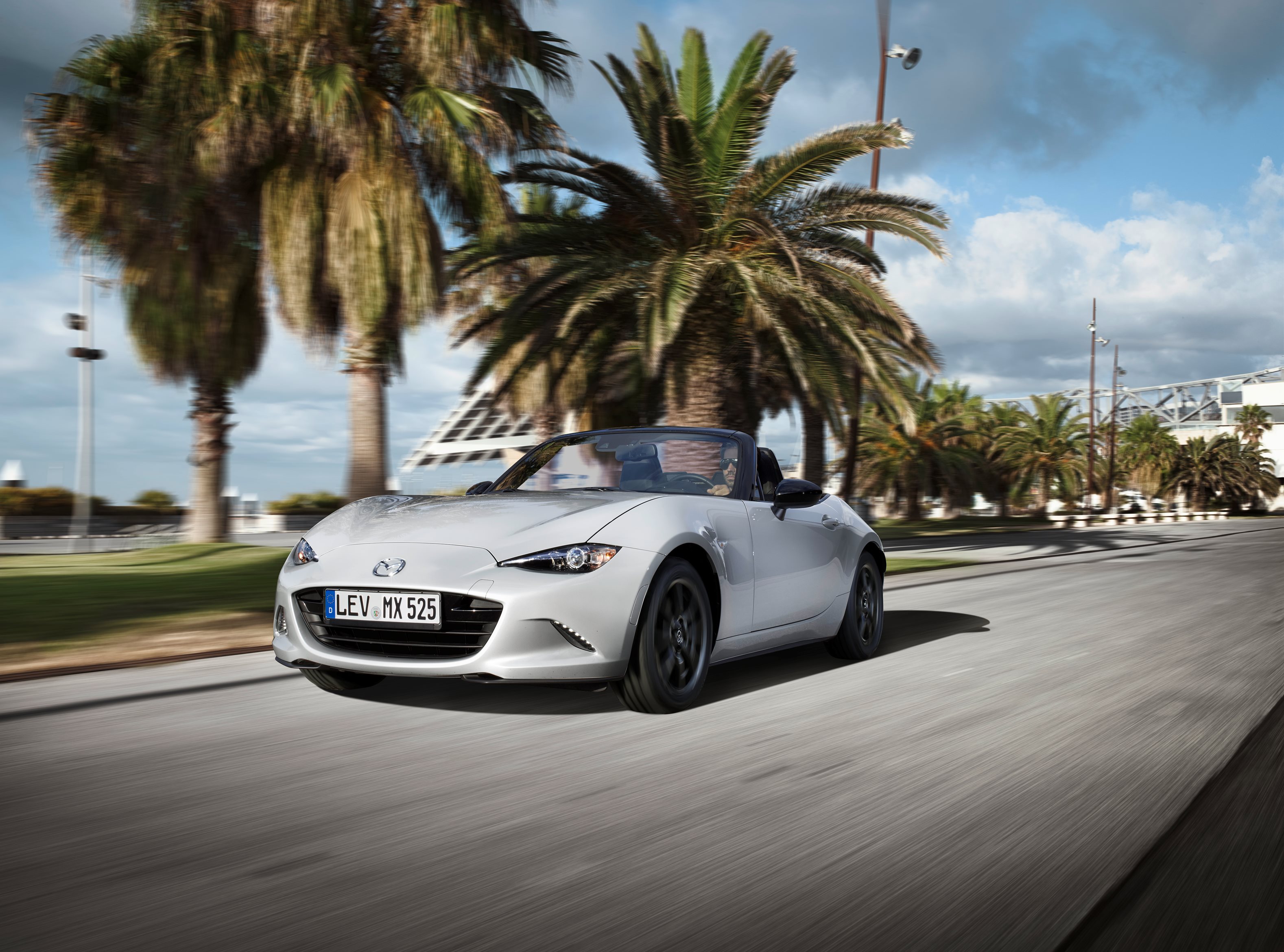 Mazda wint met MX-5 de Auto van het Jaar verkiezing in Japan en dat is niet voor het eerst.