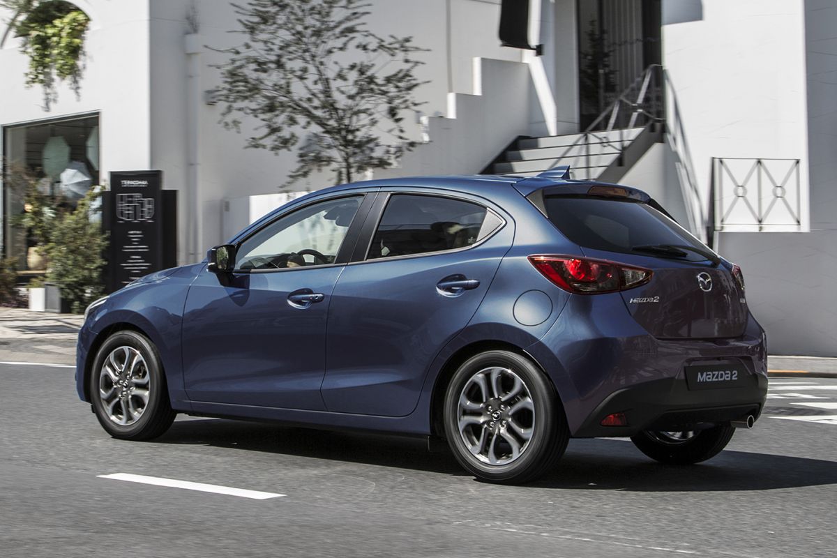Op de Autosalon van Genve heeft Mazda de subtiel gefacelifte versies van de Mazda2 en CX-3 onthuld.