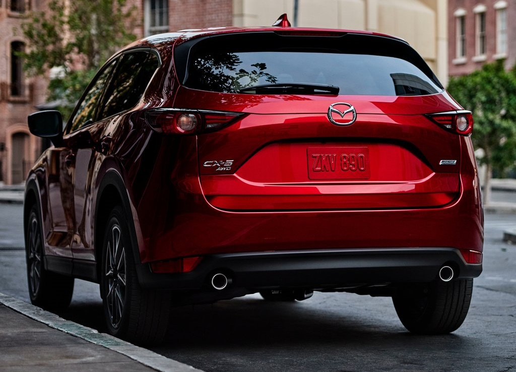 Op de Los Angeles Auto Show presenteert Mazda de nieuwe CX-5. Zoals we al verwachtten een evolutie van het best succesvolle vorige model.