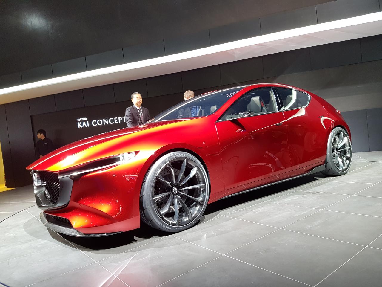 Mazda laat in Tokyo twee concepts zien waarmee de zevende generatie qua ontwerp wordt ingeluid. Belangrijk nieuws is verder de Skyactiv-X motor, een 2 liter met zelfontbranding.