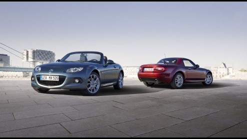 De MX-5 bestaat 25 jaar. Reden voor Mazda om fans en klanten over de hele wereld samen te brengen op n platform, een jubileumwebsite.
