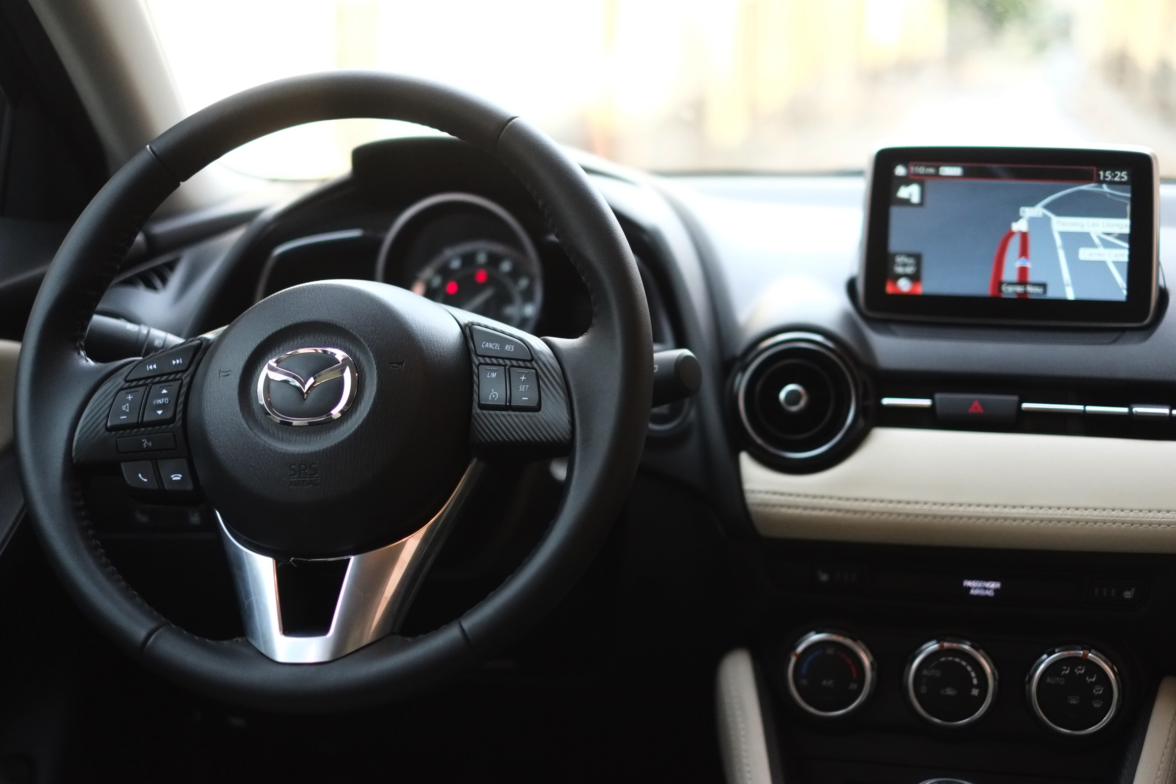 De nieuwe Mazda2 stuurt nog leuker dan zijn voorganger, maar is ook een stuk serieuzer geworden. Een rijtest.