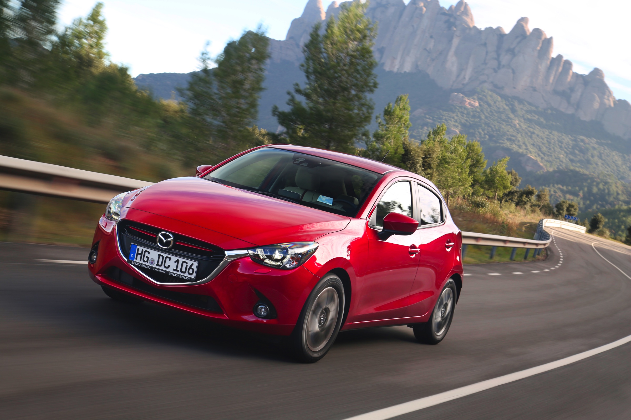De nieuwe Mazda2 stuurt nog leuker dan zijn voorganger, maar is ook een stuk serieuzer geworden. Een rijtest.
