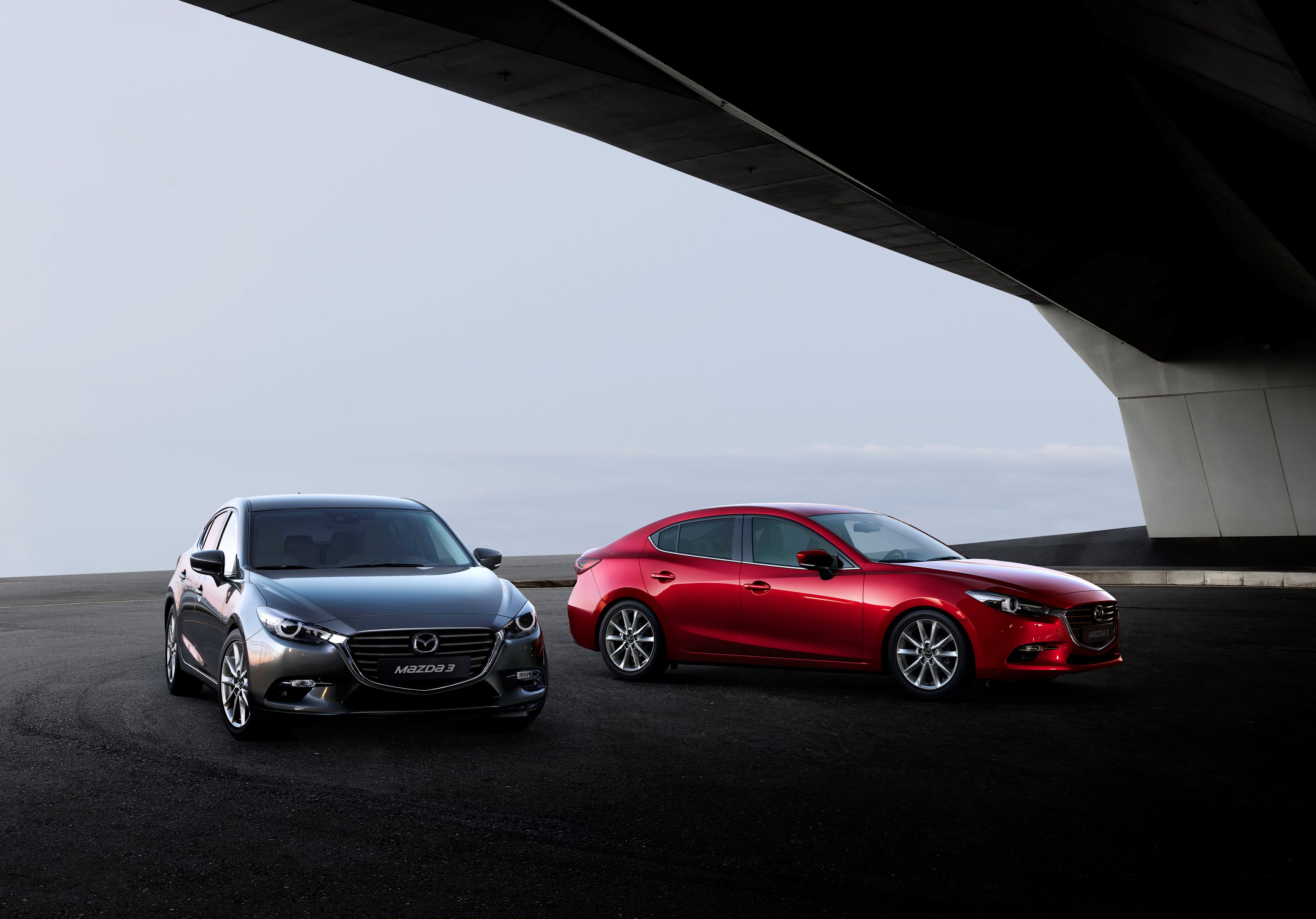 Mazda3 voor modeljaar 2017 klaargestoomd met nieuwe LED-koplampen, boost control voor de diesel en nog slimmere Advanced Smart City Brake Support.