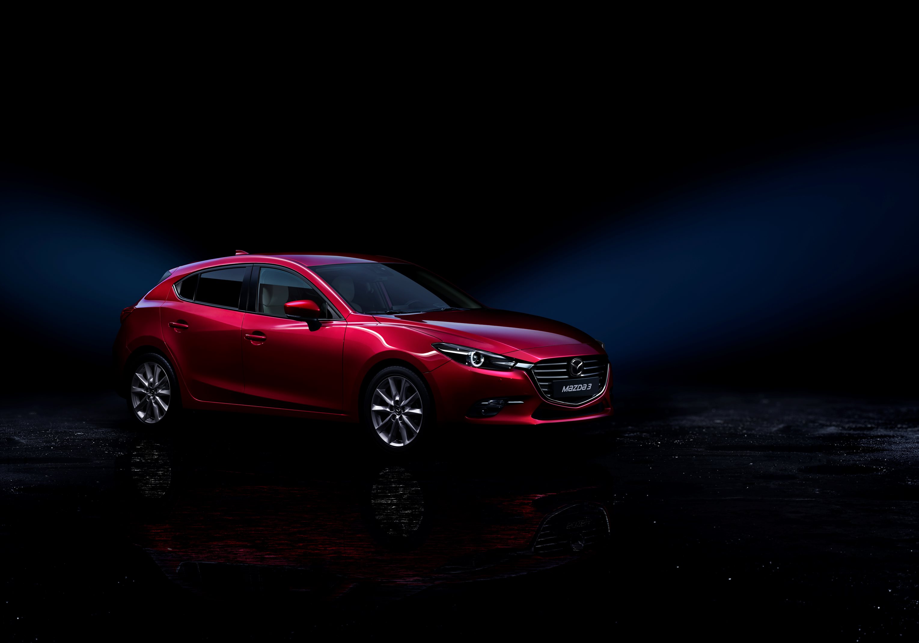 Mazda3 voor modeljaar 2017 klaargestoomd met nieuwe LED-koplampen, boost control voor de diesel en nog slimmere Advanced Smart City Brake Support.
