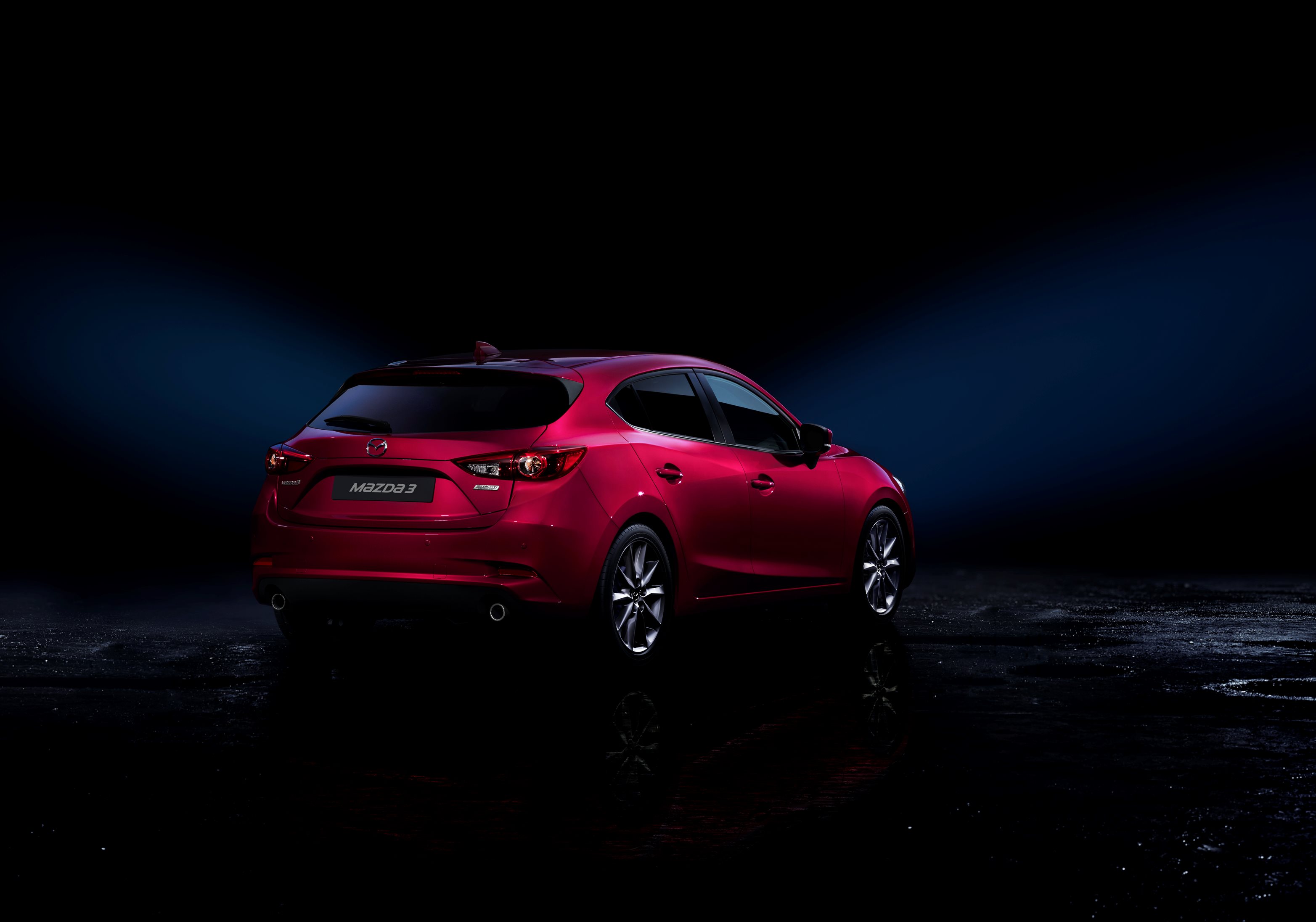 Mazda3 voor modeljaar 2017 klaargestoomd met nieuwe LED-koplampen, boost control voor de diesel en nog slimmere Advanced Smart City Brake Support.