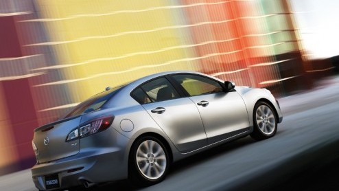 Na vijf jaar is de koek bijna op voor de Mazda3. Geen nood, zijn opvolger staat namelijk gereed. Dat bleek ook al uit de gelekte designschetsen. De nieuwe Mazda3 beleeft zijn wereldpremire op de Los