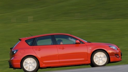 De Mazda3 MPS neemt het op tegen concurrenten als de Volkswagen Golf GTI, de Opel Astra OPC en de Ford Focus ST. De keuze in hot hatches is tegenwoordig reuze. Bijna elke fabrikant biedt wel een hoogp