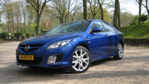 Mazda introduceerde eind vorig jaar de nieuwe '6', een verfrissende strijdkracht in het druk bezochte zakensegment. Met het er op loslaten van de nieuwe Zoom-Zoom filosofie is de Japanner een markante