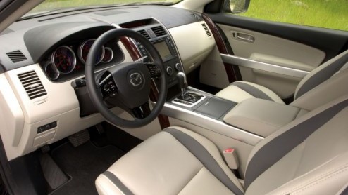 Op de New York International Auto Show zal Mazda wederom een SUV presenteren die alleen bedoeld is voor de Amerikaanse markt. In tegenstelling tot de huidige SUV trend heeft de Mazda juist ronde vorme