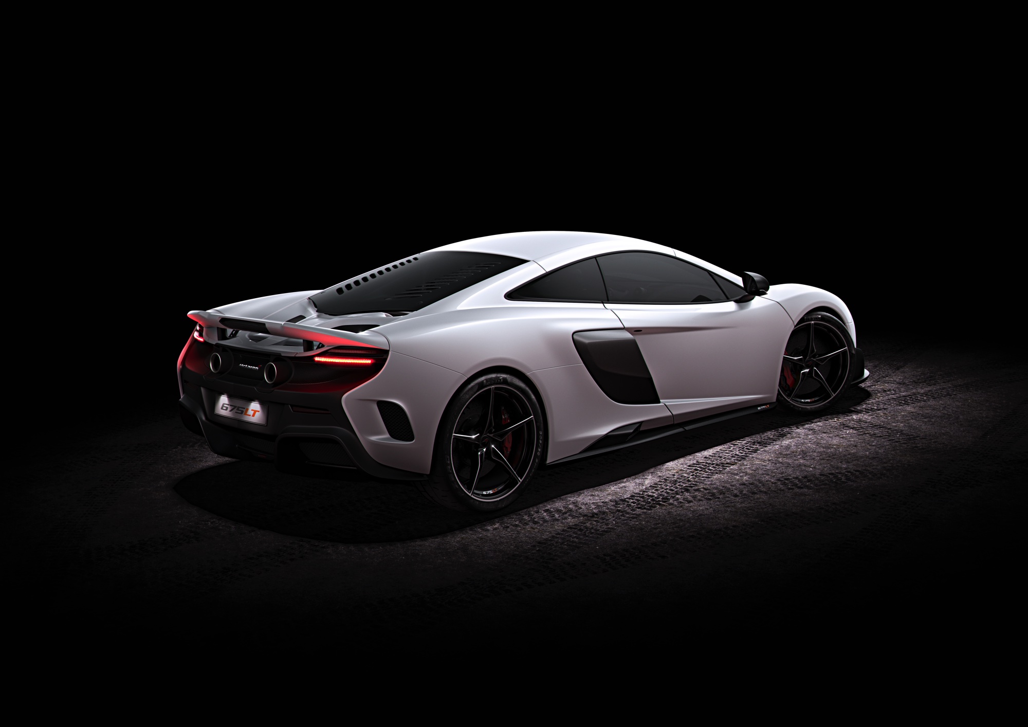 McLaren presenteert vandaag de 675LT, een snellere, extremere versie van de 650S. Meer vermogen, minder gewicht.