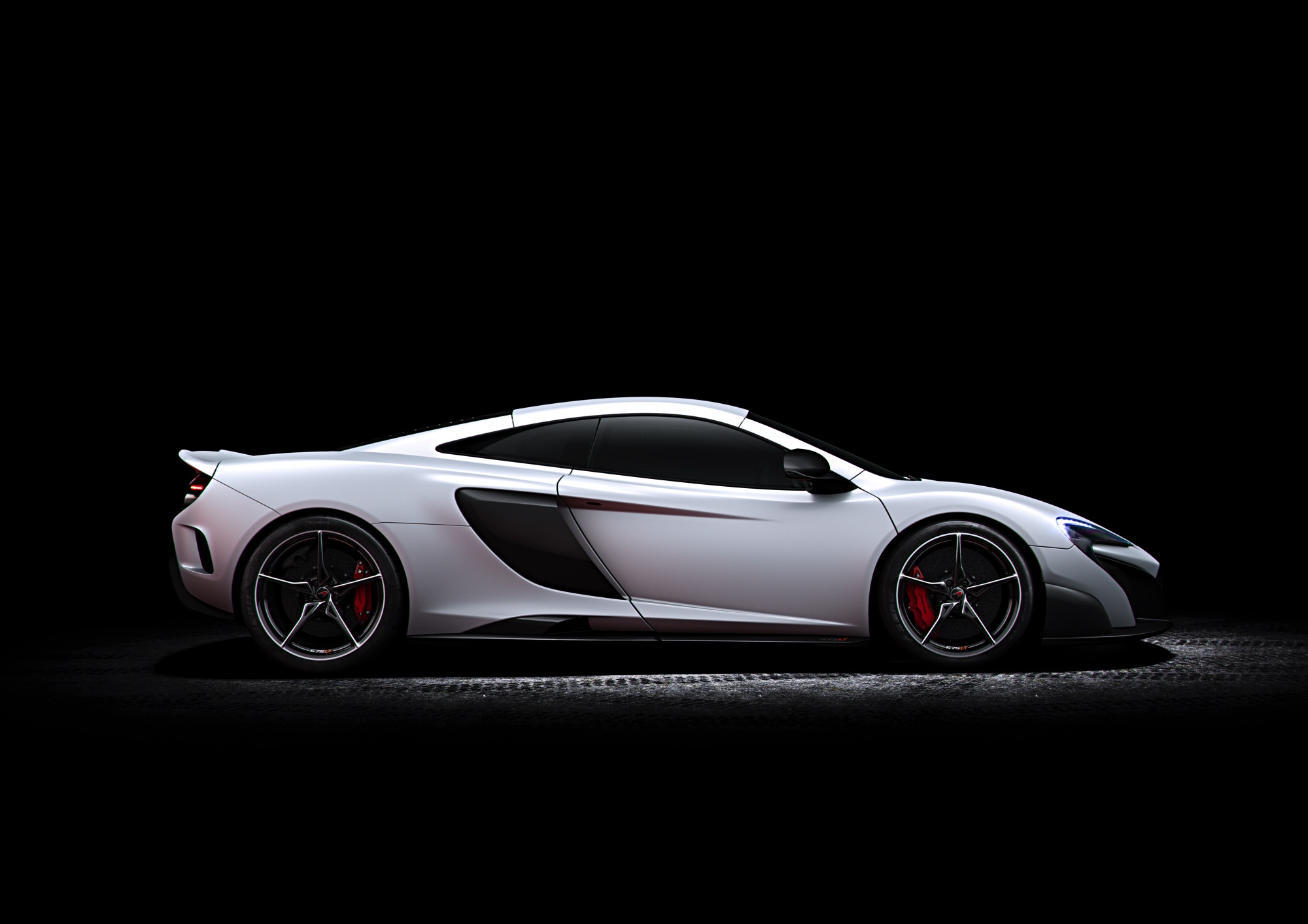 McLaren presenteert vandaag de 675LT, een snellere, extremere versie van de 650S. Meer vermogen, minder gewicht.